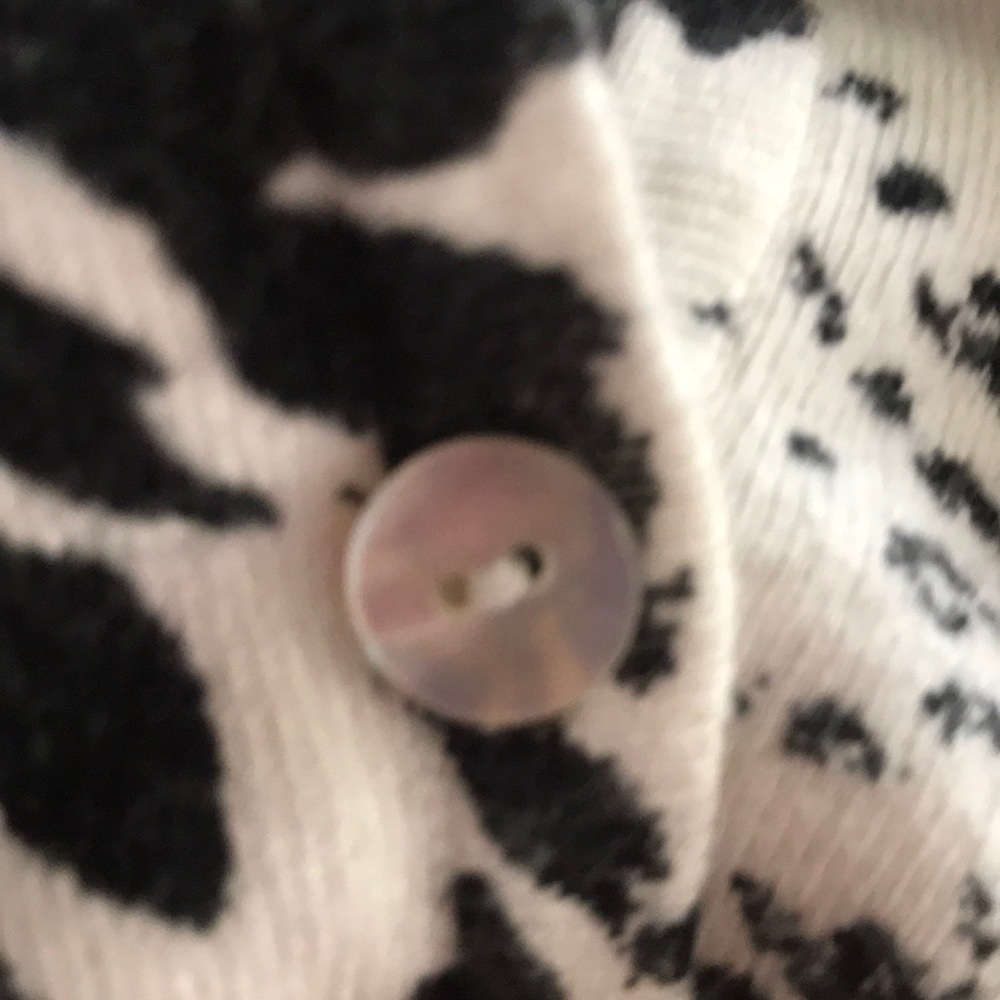Sweater - Picture 5 of 5